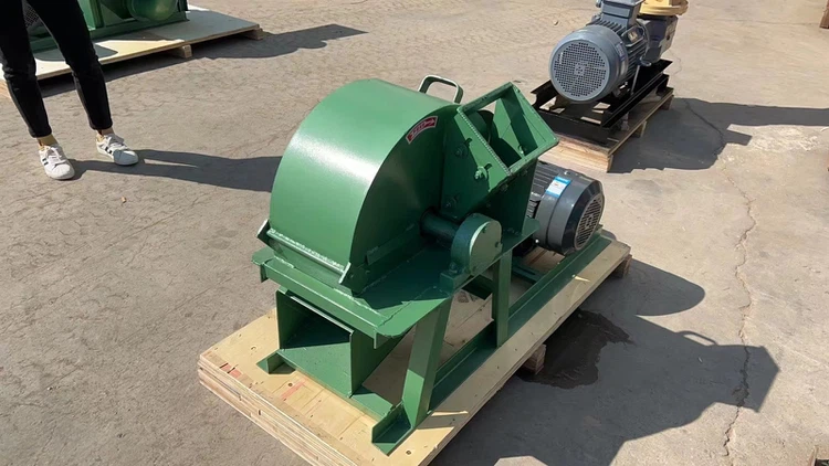 Safe wood sawdust crusher machine price Safe wood sawdust crusher machine price