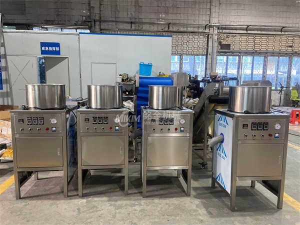 Nut peeling machine Nut peeling machine